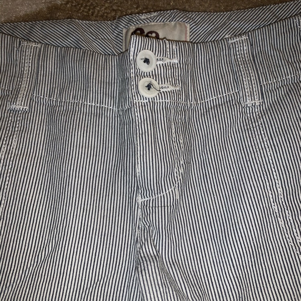 🤩CUTE SO PIN STRIPED BRAND SHORTS🤩 - Picture 4 of 8